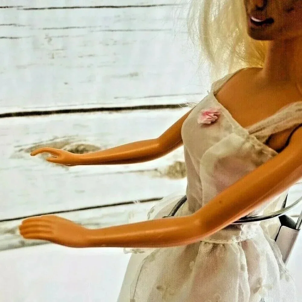 MATTEL BARBIE Doll Long Blonde Hair 12